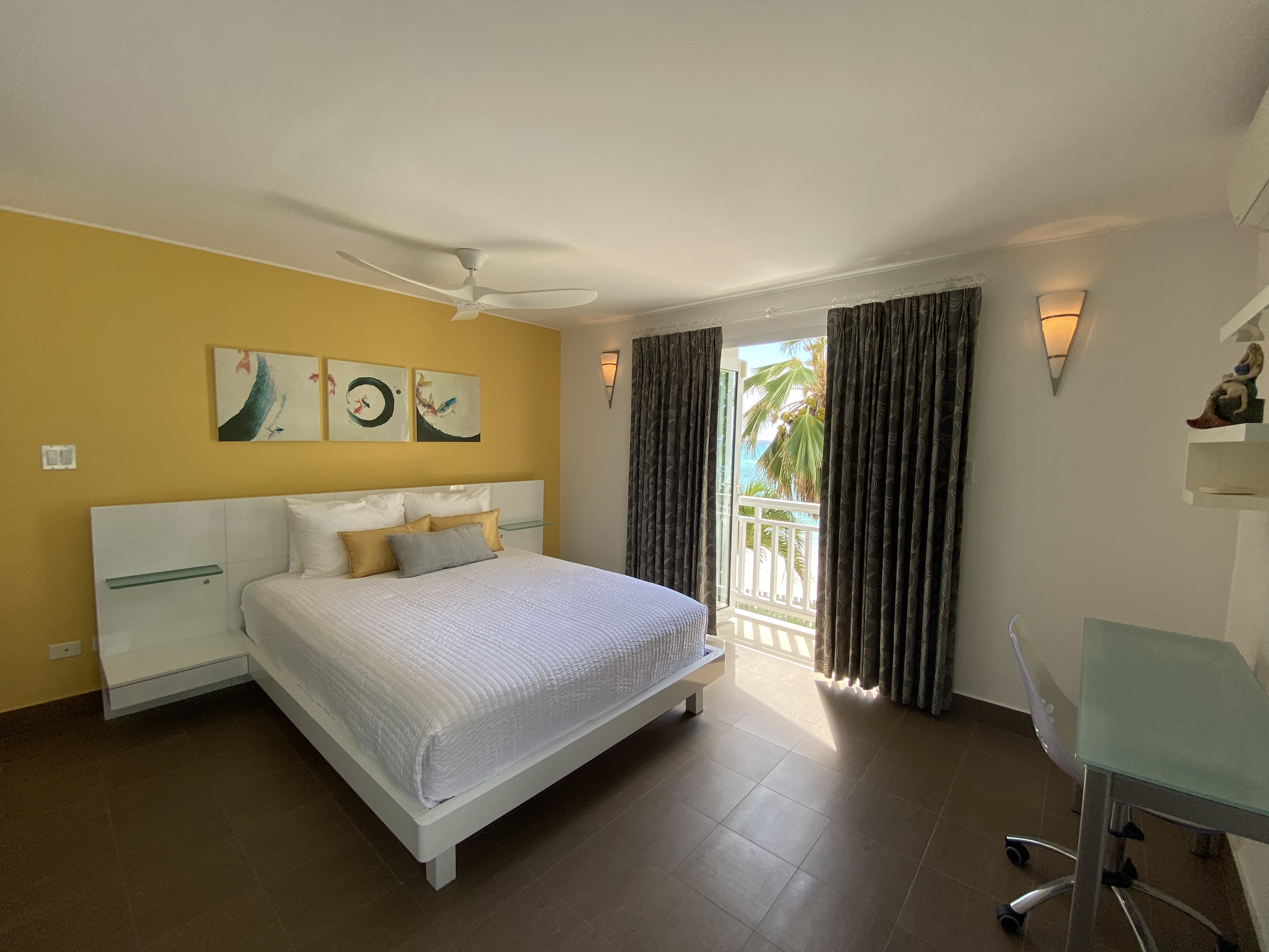 Maxwell, Turtletop in Long Term Rental Apartments, Beachfront, Luxury